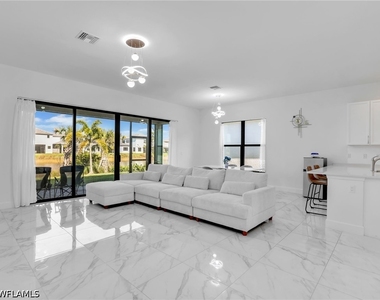 20329 Fair Oak Lane - Photo Thumbnail 9