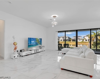 20329 Fair Oak Lane - Photo Thumbnail 8