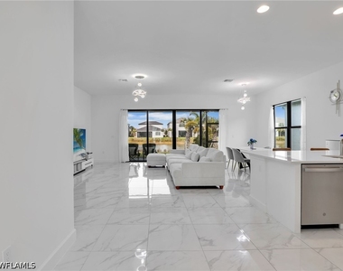 20329 Fair Oak Lane - Photo Thumbnail 7