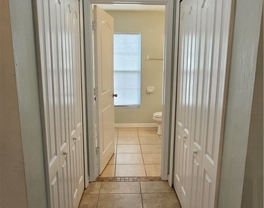 1021 Berwick Street - Photo Thumbnail 8
