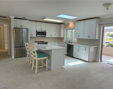 225 3rd Street - Photo Thumbnail 10