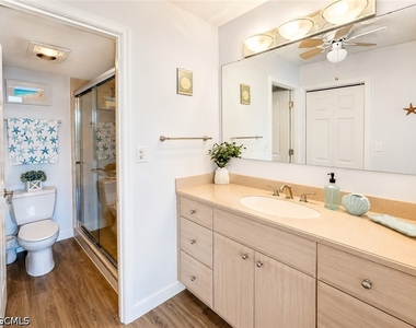4203 Bay Beach Lane - Photo Thumbnail 12