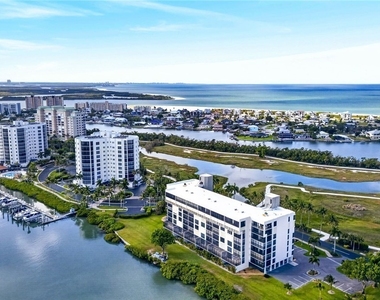 4203 Bay Beach Lane - Photo Thumbnail 23