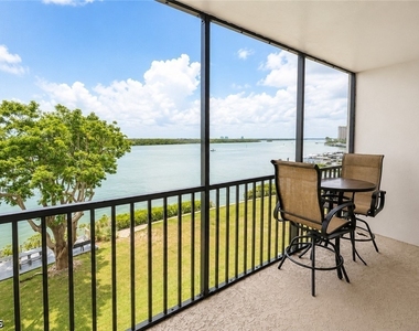 4203 Bay Beach Lane - Photo Thumbnail 7