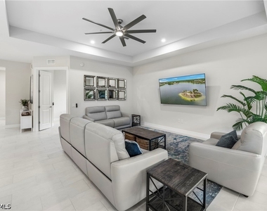 178 Indies Drive E - Photo Thumbnail 13