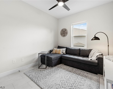 178 Indies Drive E - Photo Thumbnail 27
