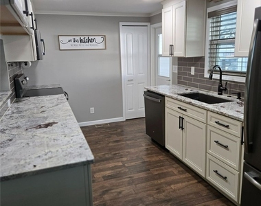 114 Elise Drive - Photo Thumbnail 11