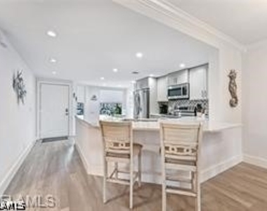 360 Horse Creek Drive - Photo Thumbnail 6