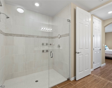 14644 Edgewater Circle - Photo Thumbnail 16