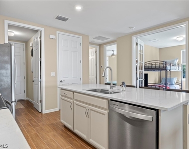 14644 Edgewater Circle - Photo Thumbnail 8