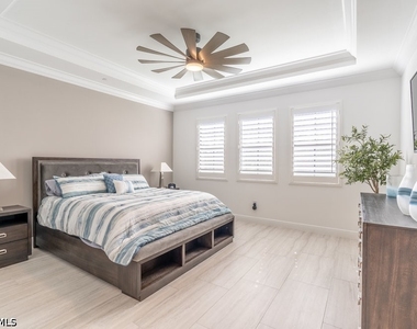 16364 Viansa Way - Photo Thumbnail 11