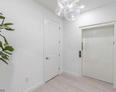 16364 Viansa Way - Photo Thumbnail 2