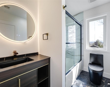 270 Lafayette - Photo Thumbnail 10
