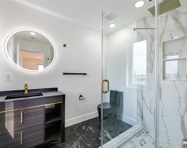 270 Lafayette - Photo Thumbnail 4
