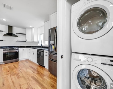 270 Lafayette - Photo Thumbnail 14