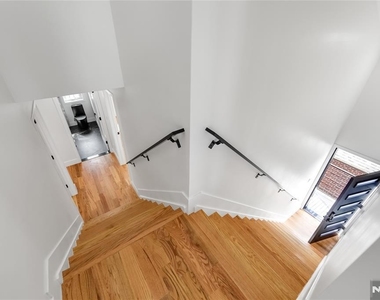 270 Lafayette - Photo Thumbnail 12