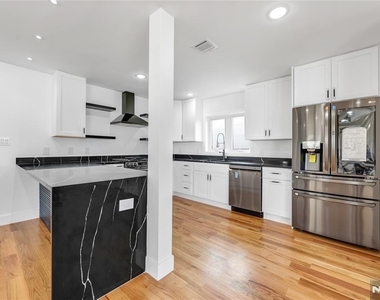 270 Lafayette - Photo Thumbnail 18