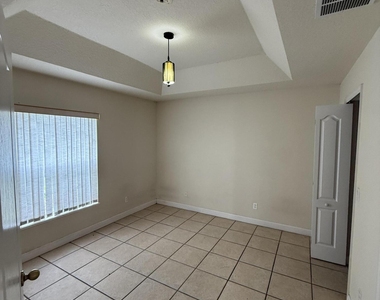 1352 Gem Circle - Photo Thumbnail 3