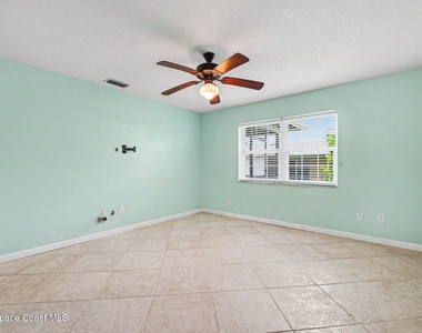 290 Paradise Boulevard - Photo Thumbnail 7