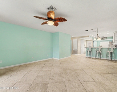 290 Paradise Boulevard - Photo Thumbnail 2