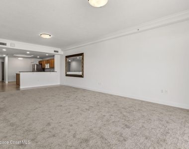 807 Mystic Drive - Photo Thumbnail 5