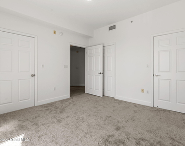 807 Mystic Drive - Photo Thumbnail 12