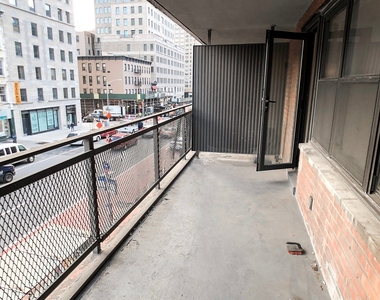 E 82 St - Photo Thumbnail 5