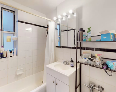 East 58 Street - Photo Thumbnail 4
