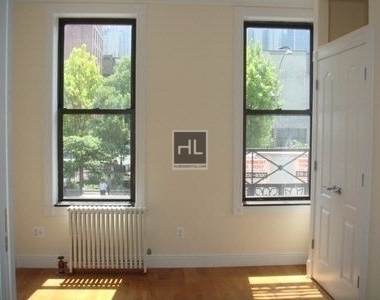 Tenth Avenue - Photo Thumbnail 1