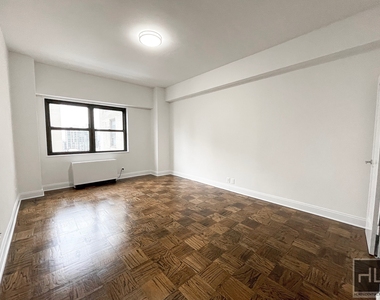E 88th St - Photo Thumbnail 6