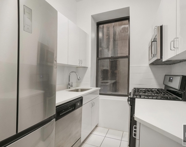 West 72 Street - Photo Thumbnail 3