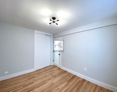 East 58th Street - Photo Thumbnail 3