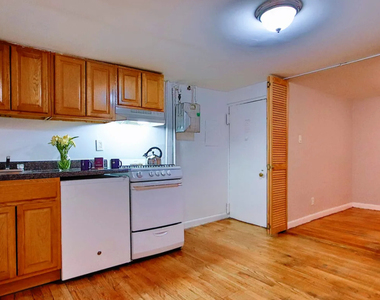 102 St Marks Place - Photo Thumbnail 2