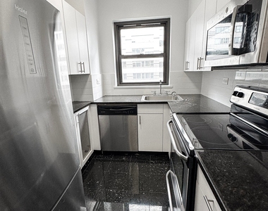 East 69 Street - Photo Thumbnail 6