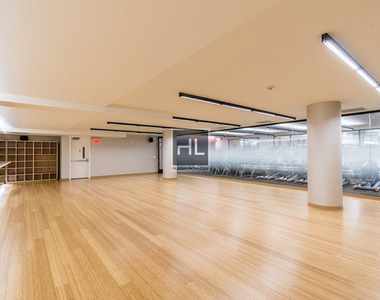 West 57th Street - Photo Thumbnail 9