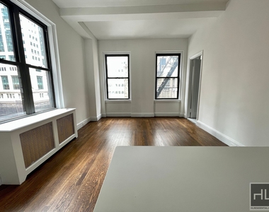 East 46 Street - Photo Thumbnail 1