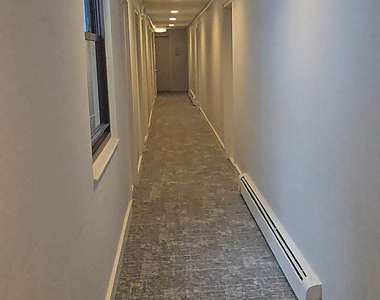 West 52nd Street - Photo Thumbnail 5