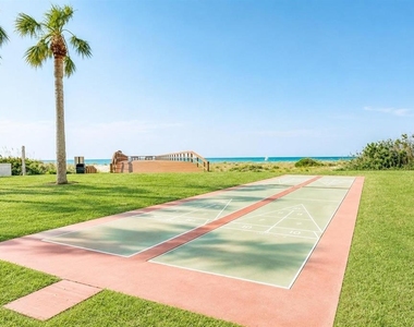 880 Mandalay Avenue - Photo Thumbnail 54