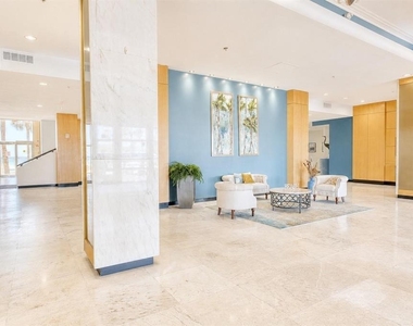 880 Mandalay Avenue - Photo Thumbnail 22