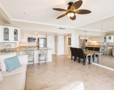 880 Mandalay Avenue - Photo Thumbnail 6