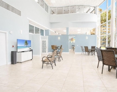 880 Mandalay Avenue - Photo Thumbnail 26