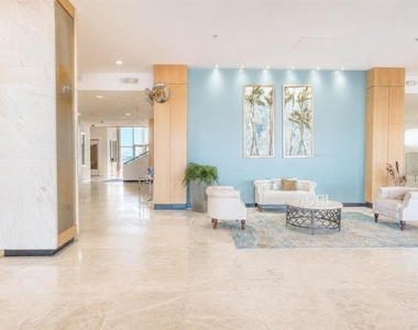 880 Mandalay Avenue - Photo Thumbnail 20