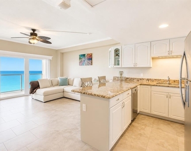 880 Mandalay Avenue - Photo Thumbnail 5