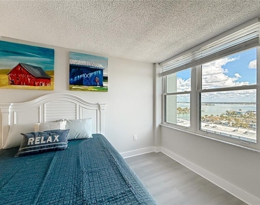 400 Island Way - Photo Thumbnail 33