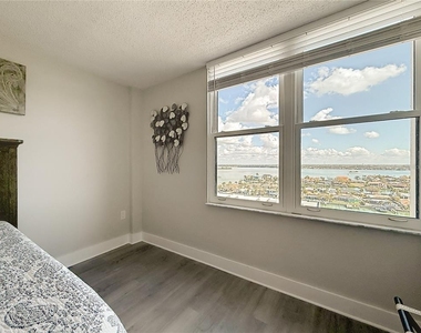 400 Island Way - Photo Thumbnail 40