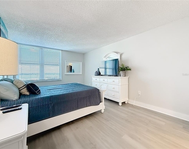 400 Island Way - Photo Thumbnail 22