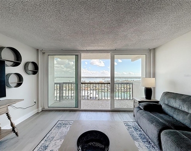 400 Island Way - Photo Thumbnail 19