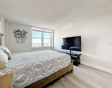400 Island Way - Photo Thumbnail 34
