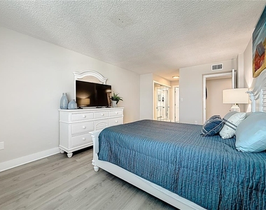 400 Island Way - Photo Thumbnail 25