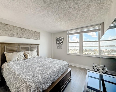 400 Island Way - Photo Thumbnail 37